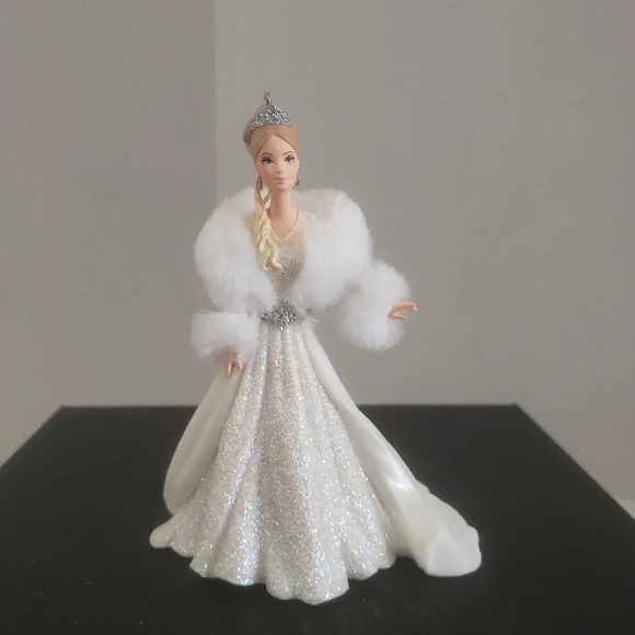 2003 Hallmark Celebration Barbie  Keepsake Tree Ornament. - Picture 1 of 6